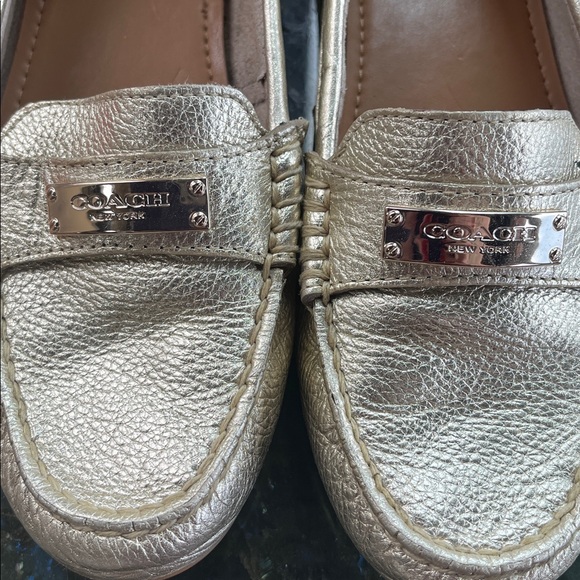 Coach metallic gold leather loafers - Picture 2 of 9